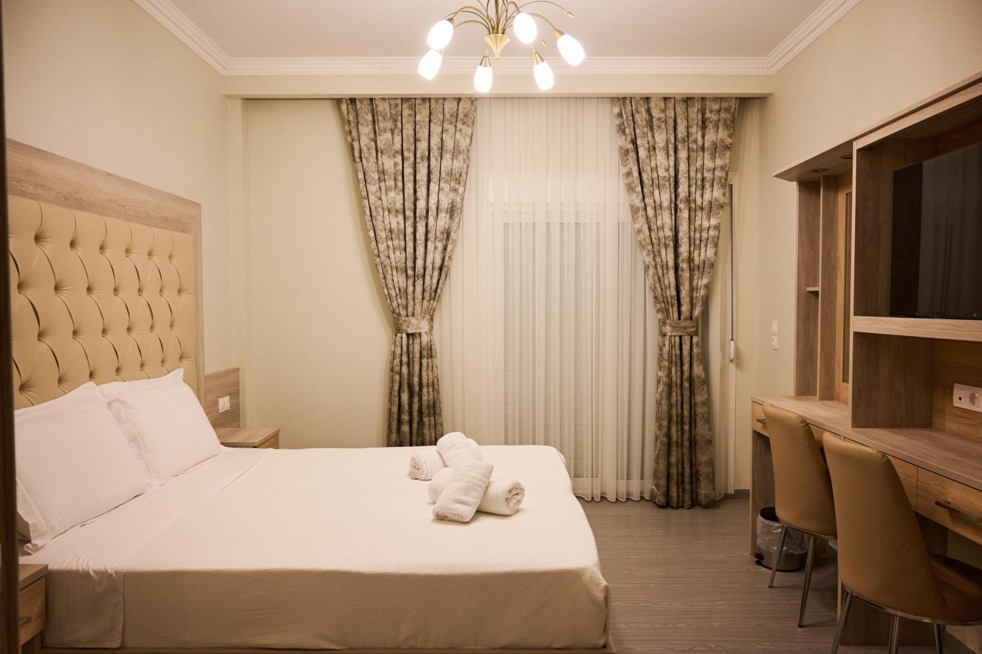 Famissi Suites 2 Kalambaka Eksteriør billede